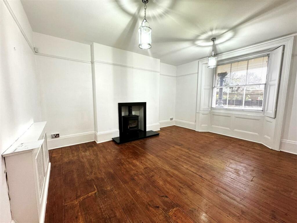 LivingRoomNew.jpg