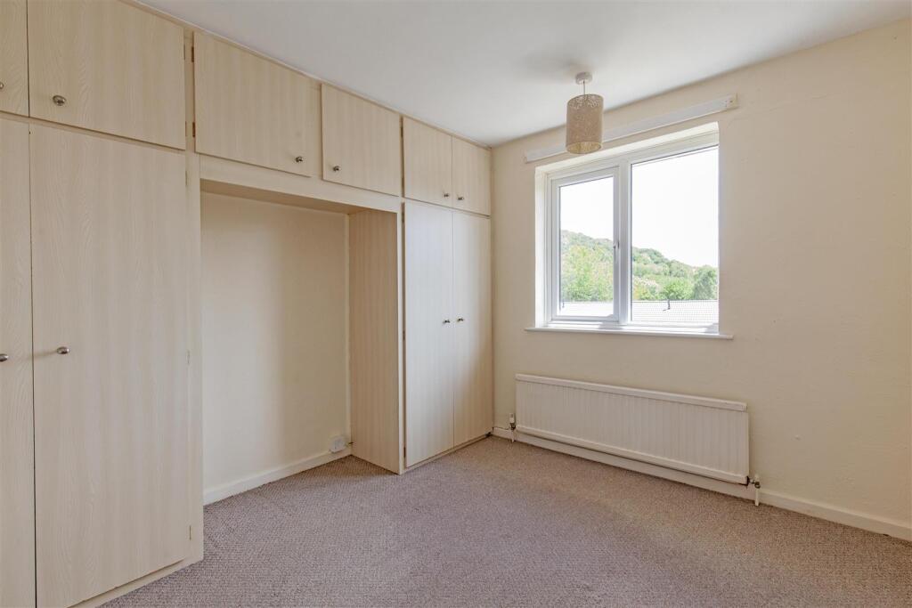 Bedroom 2-1.jpg