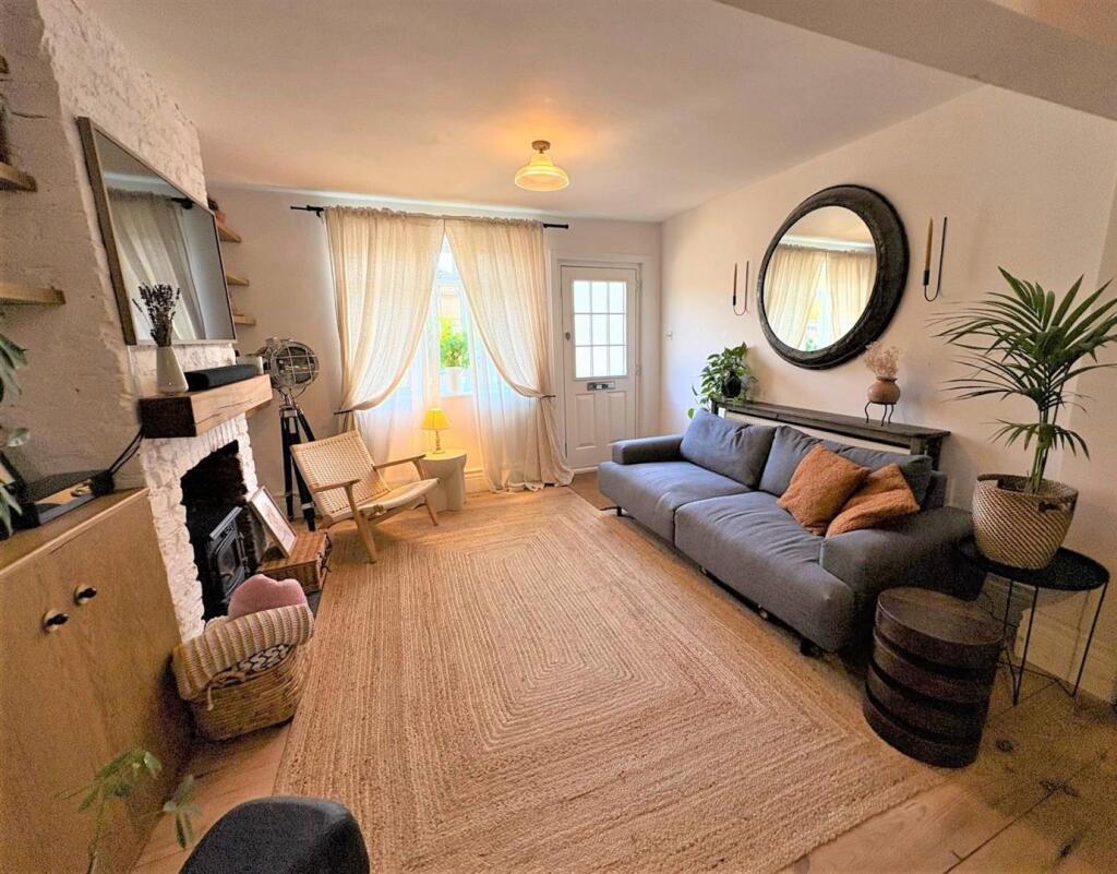 Lounge 1 editted..jpg