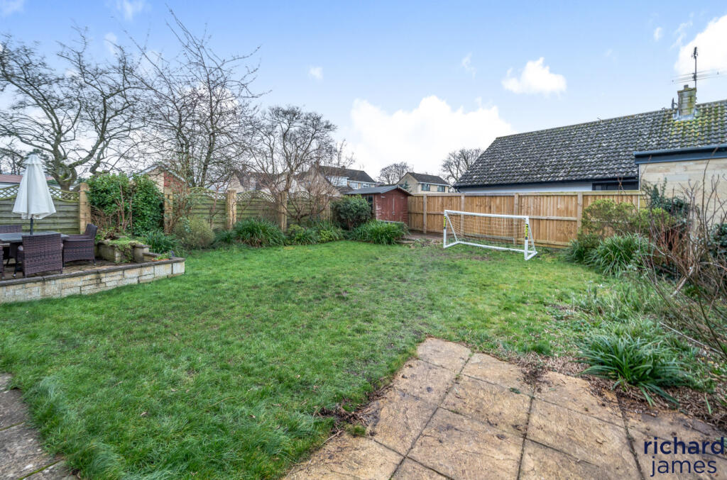 9bc8cf72-5811-484...