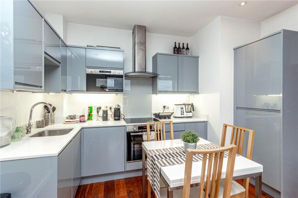 Kitchen/Dining Area