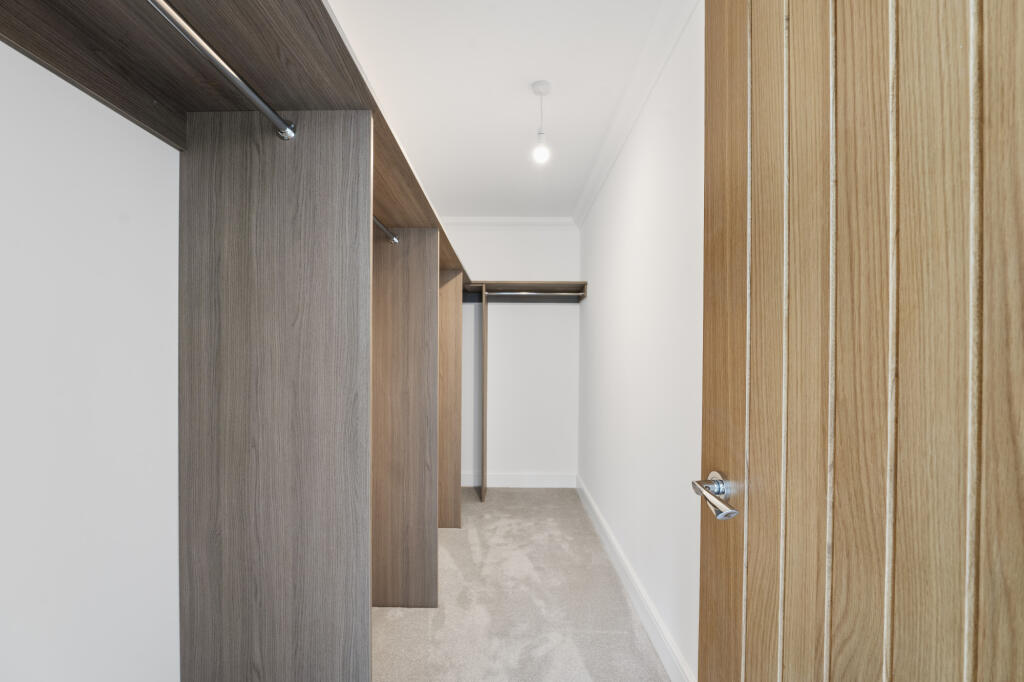 Walk in Wardrobe  (P1)