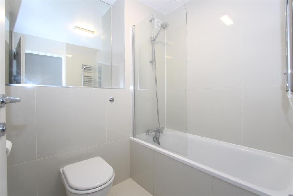 Bathroom.JPG