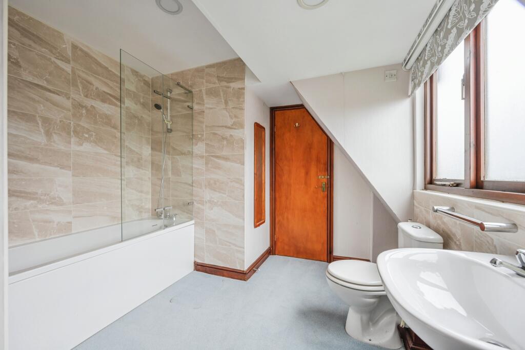 Jack &amp; Jill Bathroom