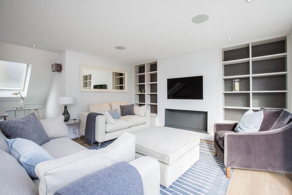 KFH-16 Queens Mew...