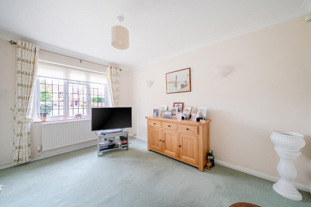 1380655-7-6915f92...