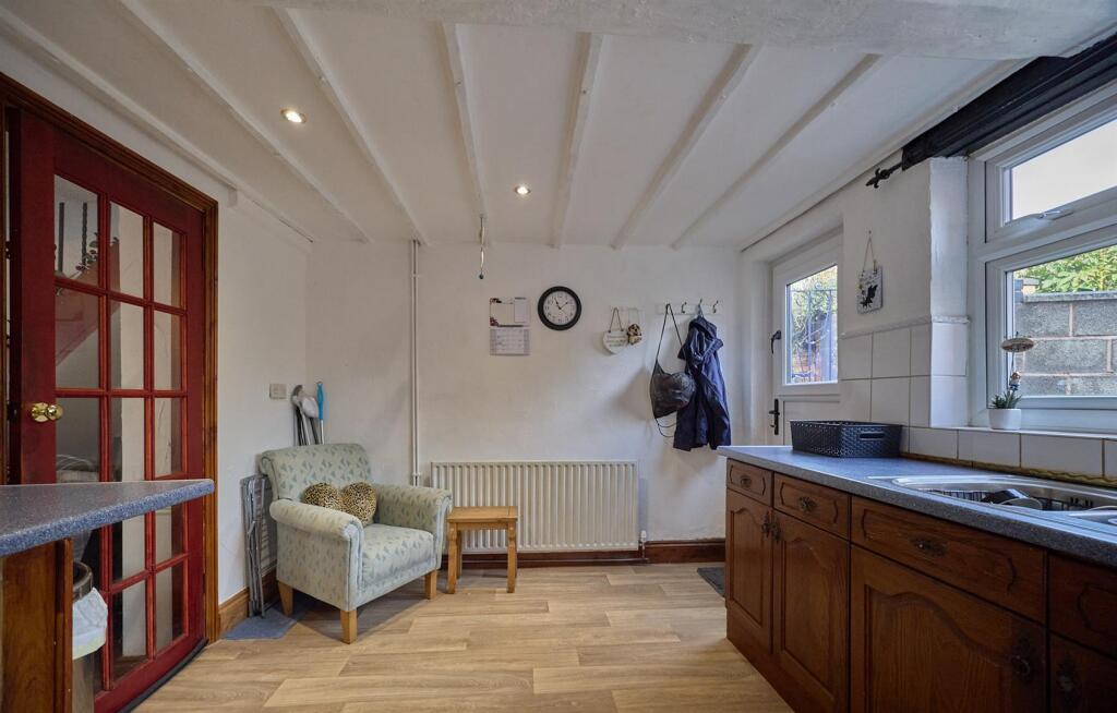 Rear Dining Kitchen