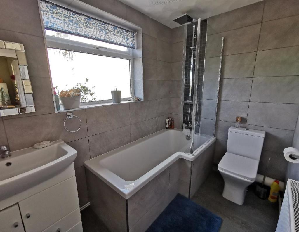 Bathroom Craddock.jpg