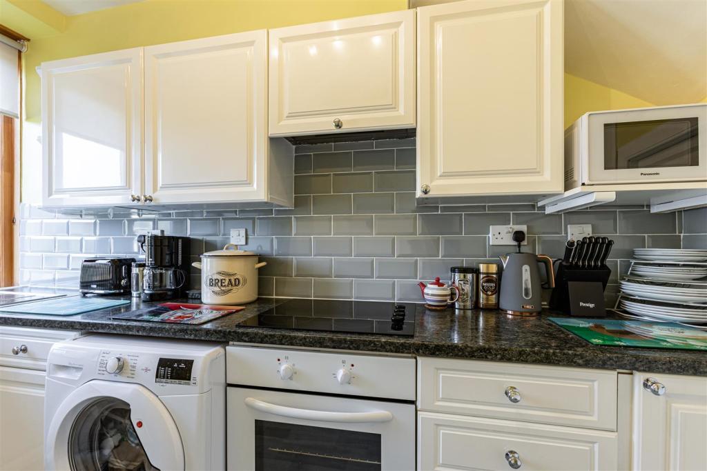 17 Woodside Place Galashiels 15.JPG