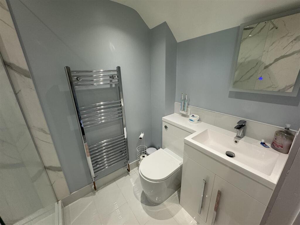 PRINCIPAL ENSUITE