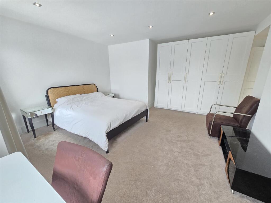00 Bedroom 1.jpg