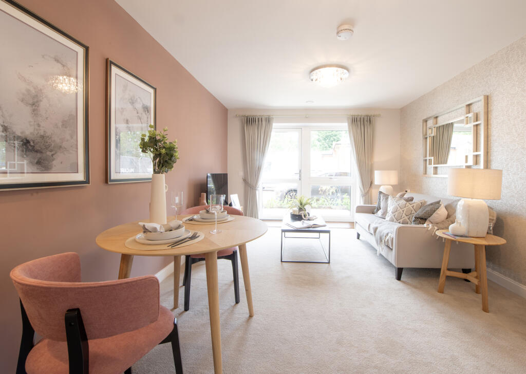 44 London Road,
Bagshot,
GU19 5HL
