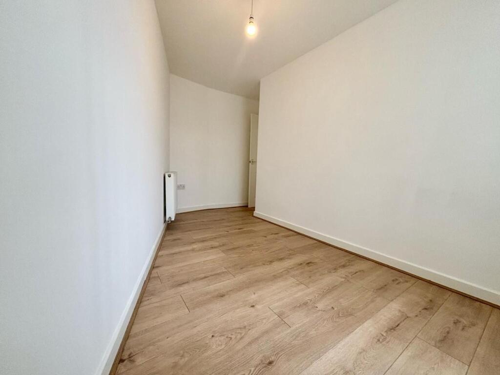 101b sicey bedroom 2.jpg