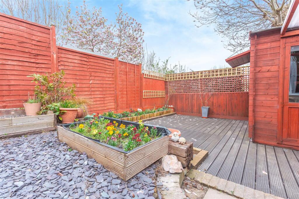 Rear Garden7.jpg