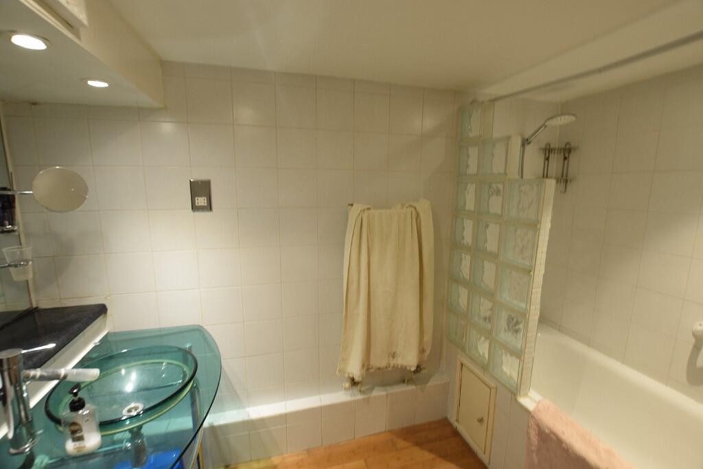 En-suite bathroom