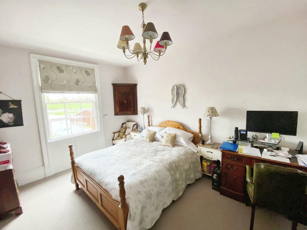 37ff5fa9-Bed 203 20a.jpg