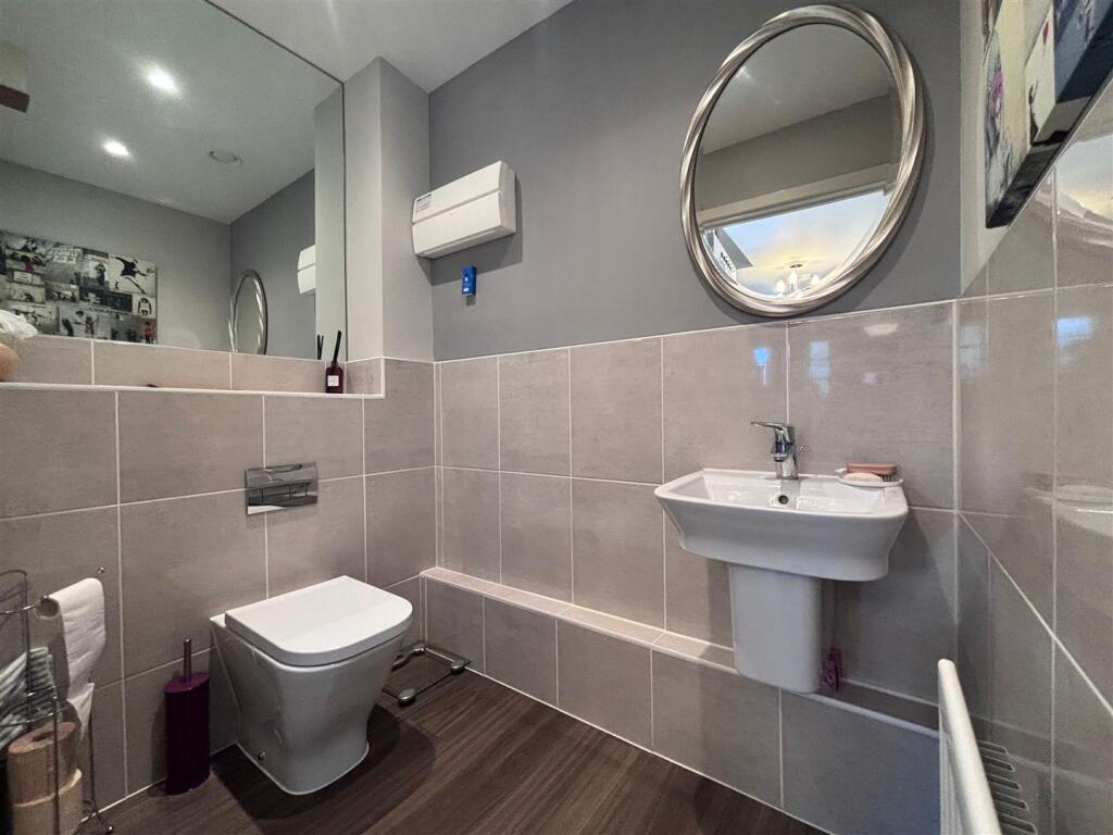 cloakroom1.jpg