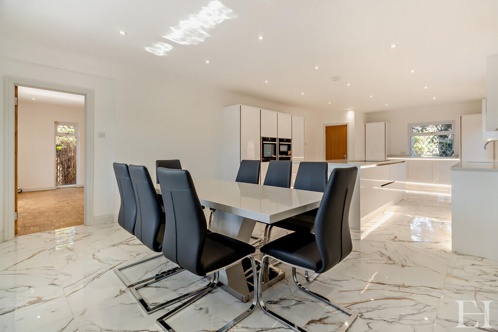 8664256-interiorW...
