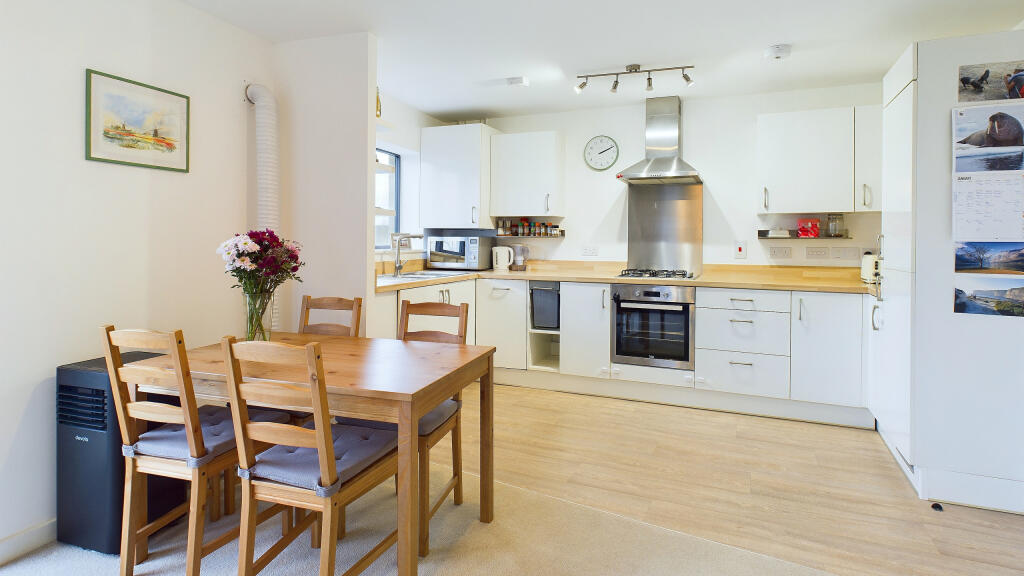 CAM04968G0-PR0005-STILL004