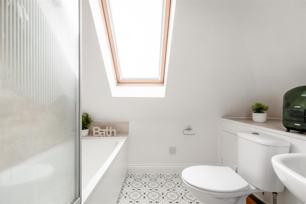 37B Old Woking Road-13.jpg