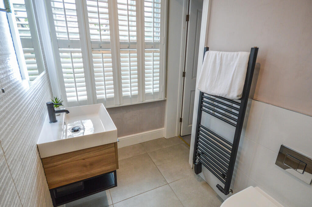 Ensuite Shower Ro...