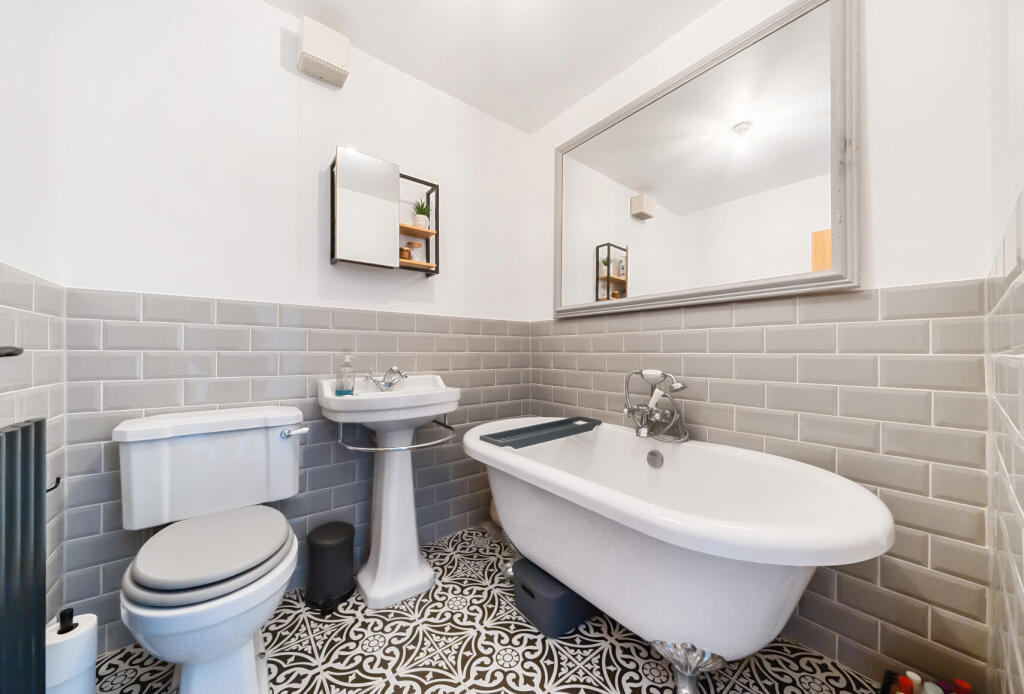 1305952-8-6847f27...