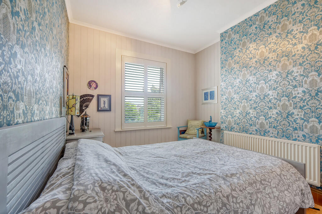 68 Avenue Road be...