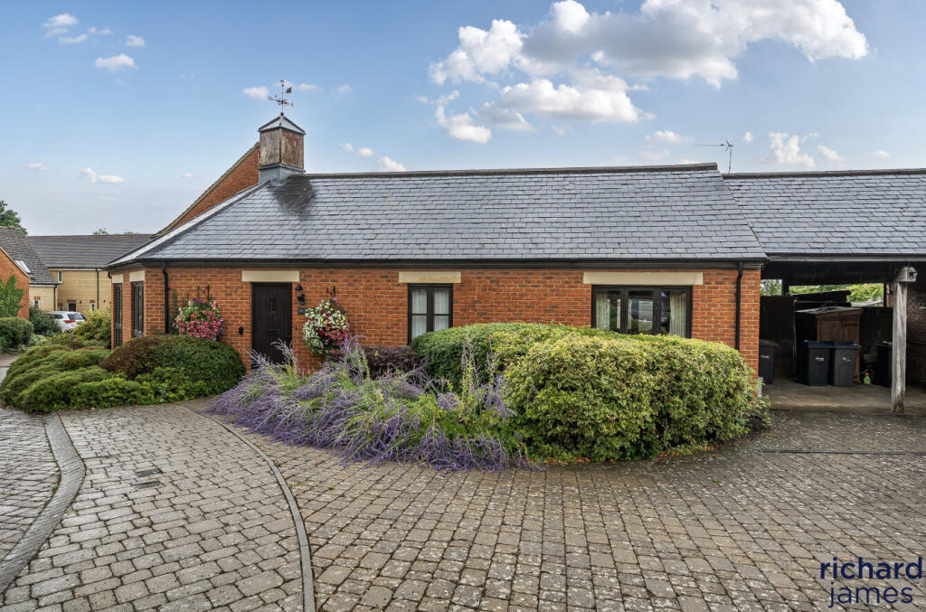 6e7b84b110c74460b2d74f9f5c81fdfd