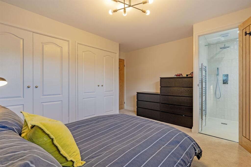 Bedroom 1-3.jpg