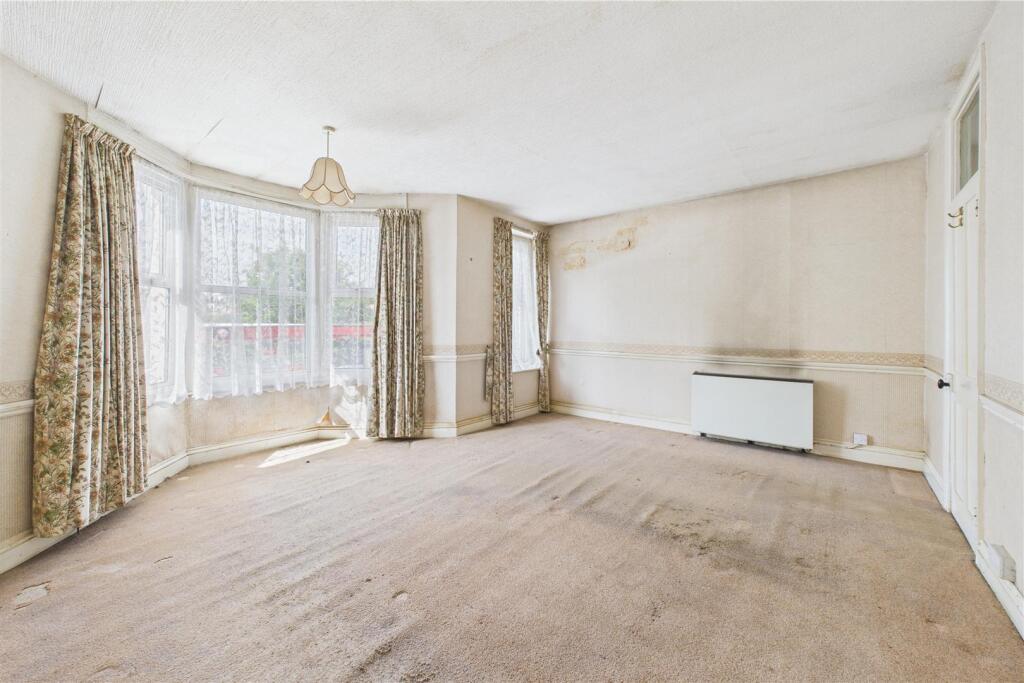 230 Coronation Road, Southville, Bristol BS3 1RL |