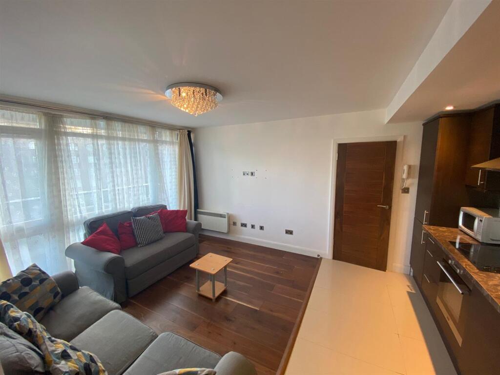 WhatsApp Image 2021-09-29 at 16.13.05 (1).jpeg