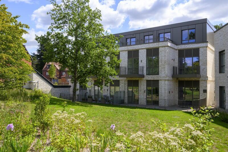 Oakhill, 
Tonbridge Road, 
Hildenborough, 
TN11 9EW
