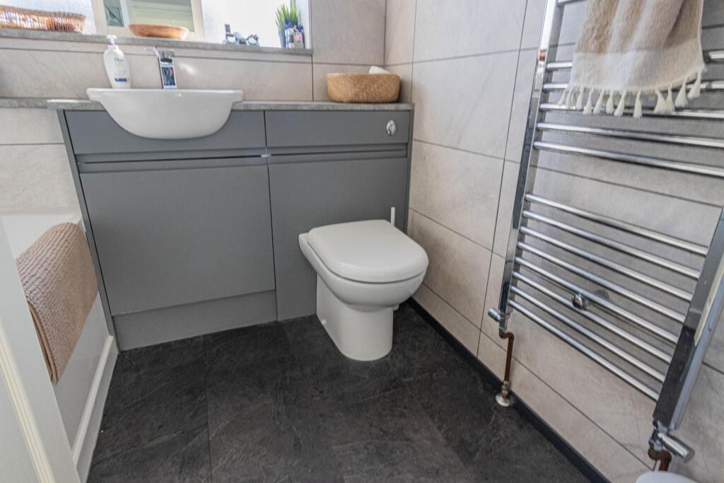 Refitted Bathroom/Wc