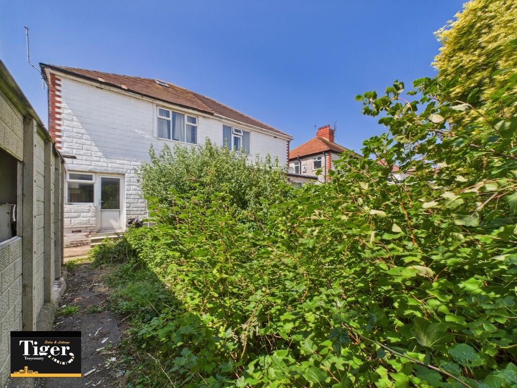 CAM02176G0-PR0615...