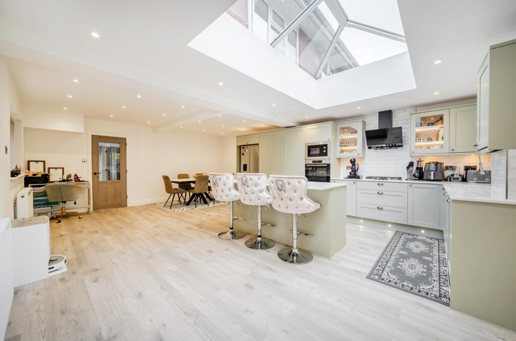 1365408-12-68e7b9...