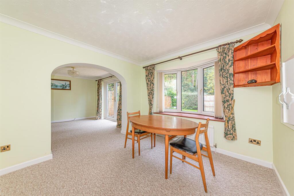 3 Old Wokingham Road (13).jpg