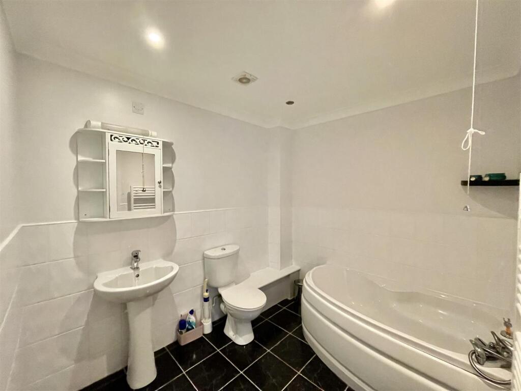 Ensuite