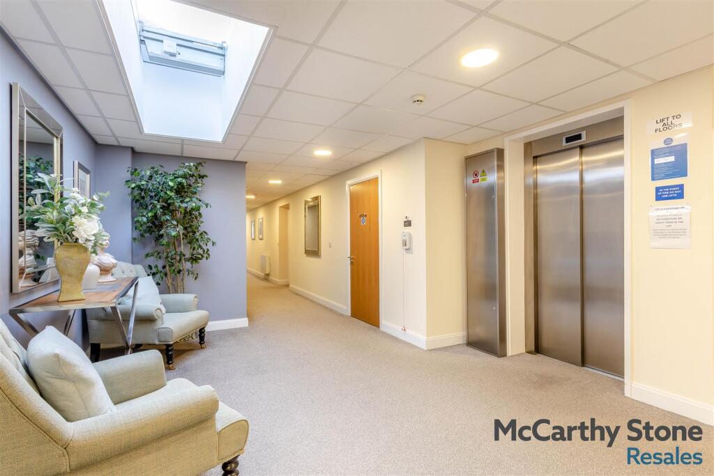 8634307-interior12.jpg