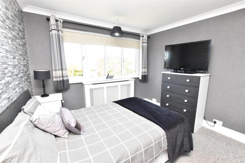 BEDROOM 2 (FRONT)