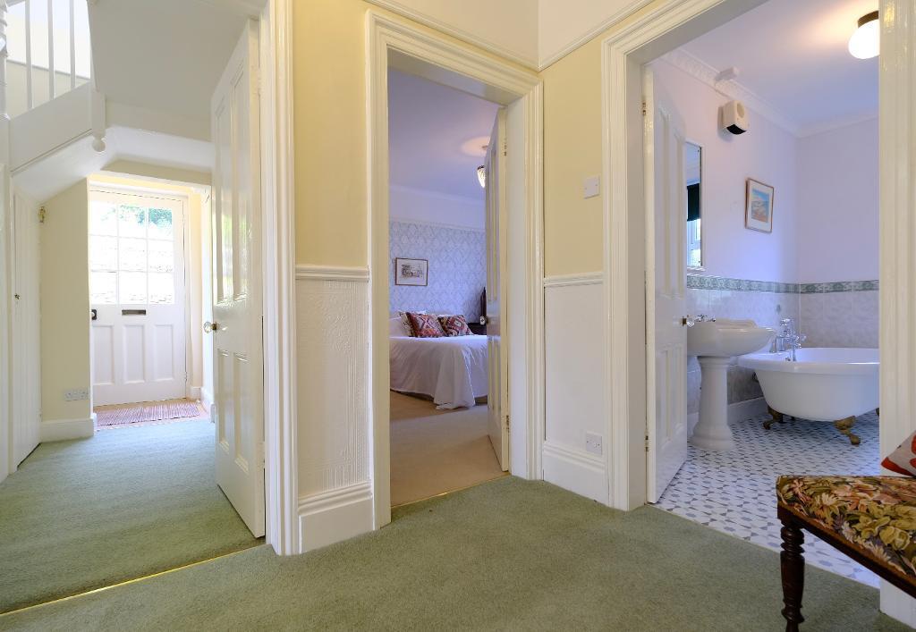 Family bathroom, bed 3 &amp; door to garden