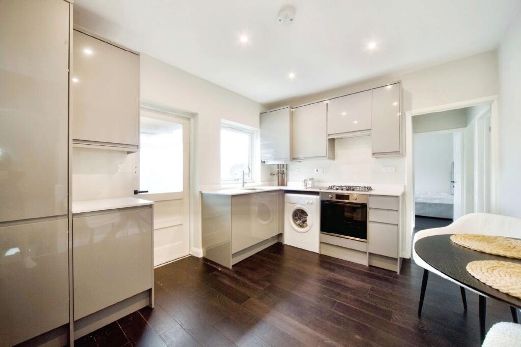22 Regal Court, Edmonton, London N18 2XU