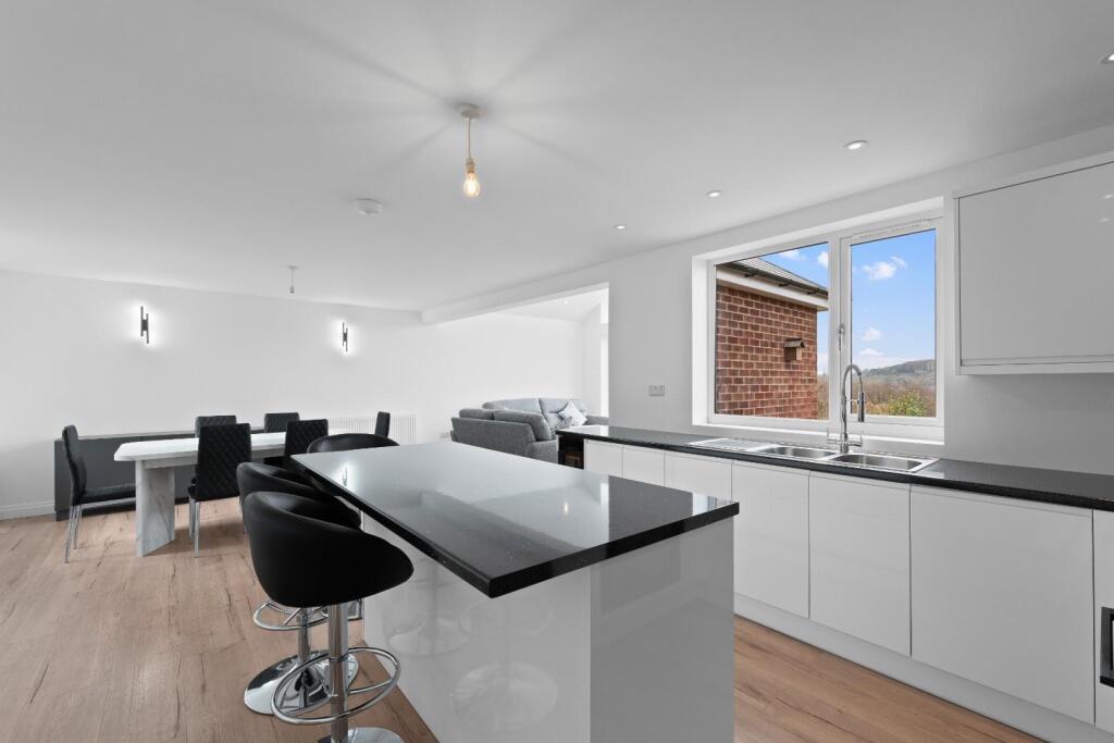 KITCHEN DINER 01.jpg