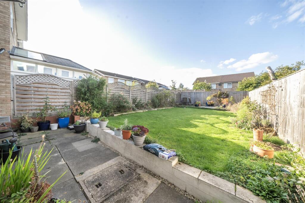 14 Oak Close, Towcester (16).jpg