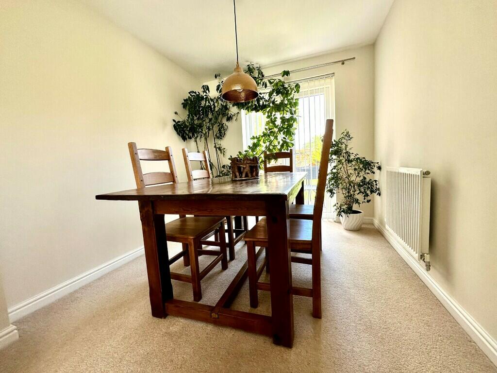 Dining rm