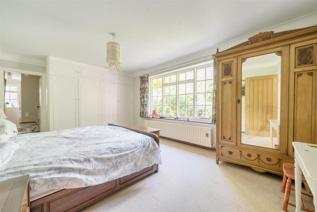 Main bedroom 2nd angle.jpg