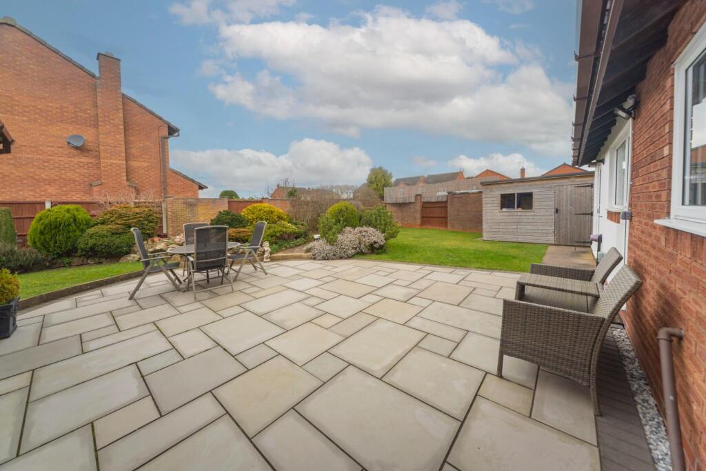 Patio to garden
