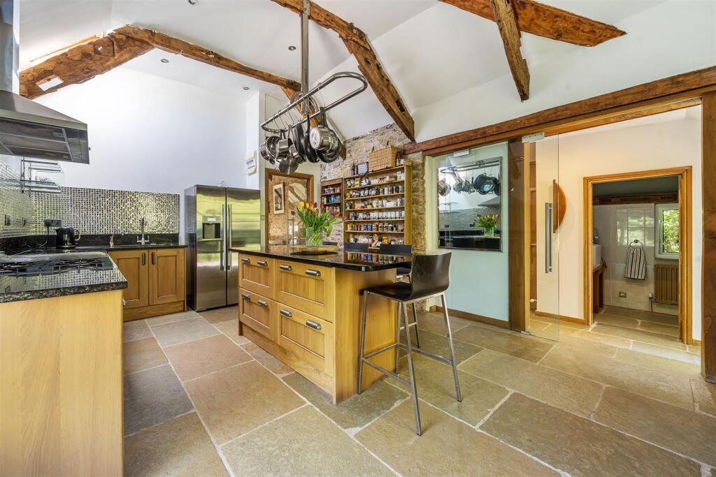 TRH Kitchen 45-6812685a1cd18-1264618-ARW-45-1.jpg