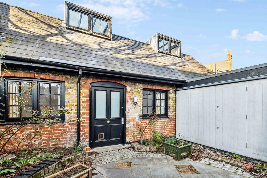 The Cottage, 3 Howletts Road-18.jpg
