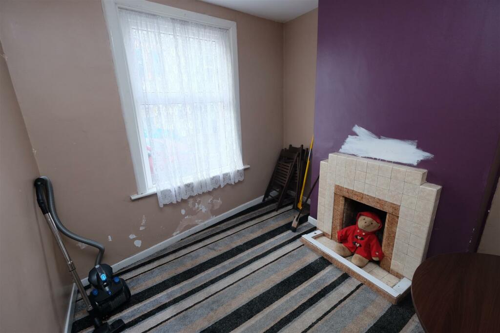 12 Hardy Road, Bedminster, Bristol BS3 2SN Freehol