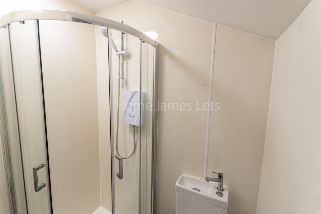 17897842-Bedroom2ES1.jpg